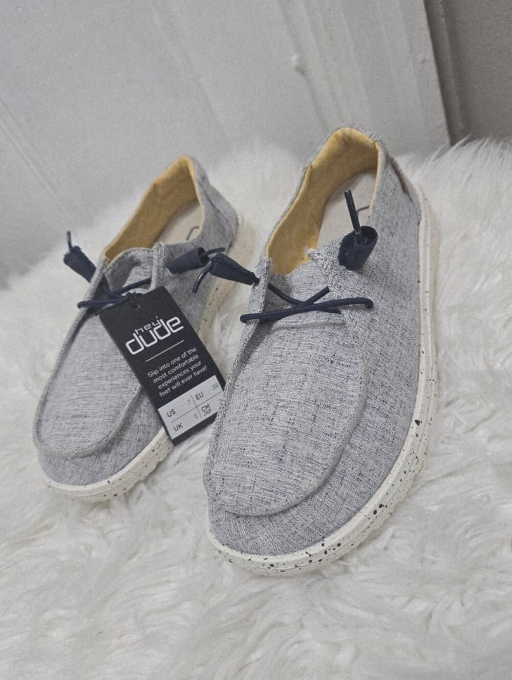 Hey Dude Wendy Chambray White Blue Slip On Shoes Women’s US 7 EU 38 NWT.